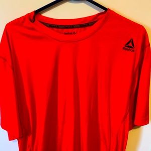 Men’s Reebok t-shirt